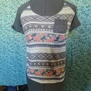 Nollie sz S pocket front flower print Tee T-shirt